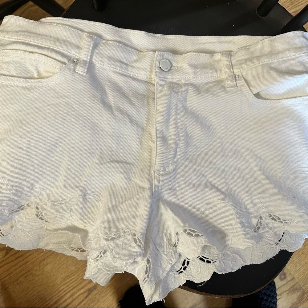 Bisou Bisou White Lace Hem High Waist Shorts